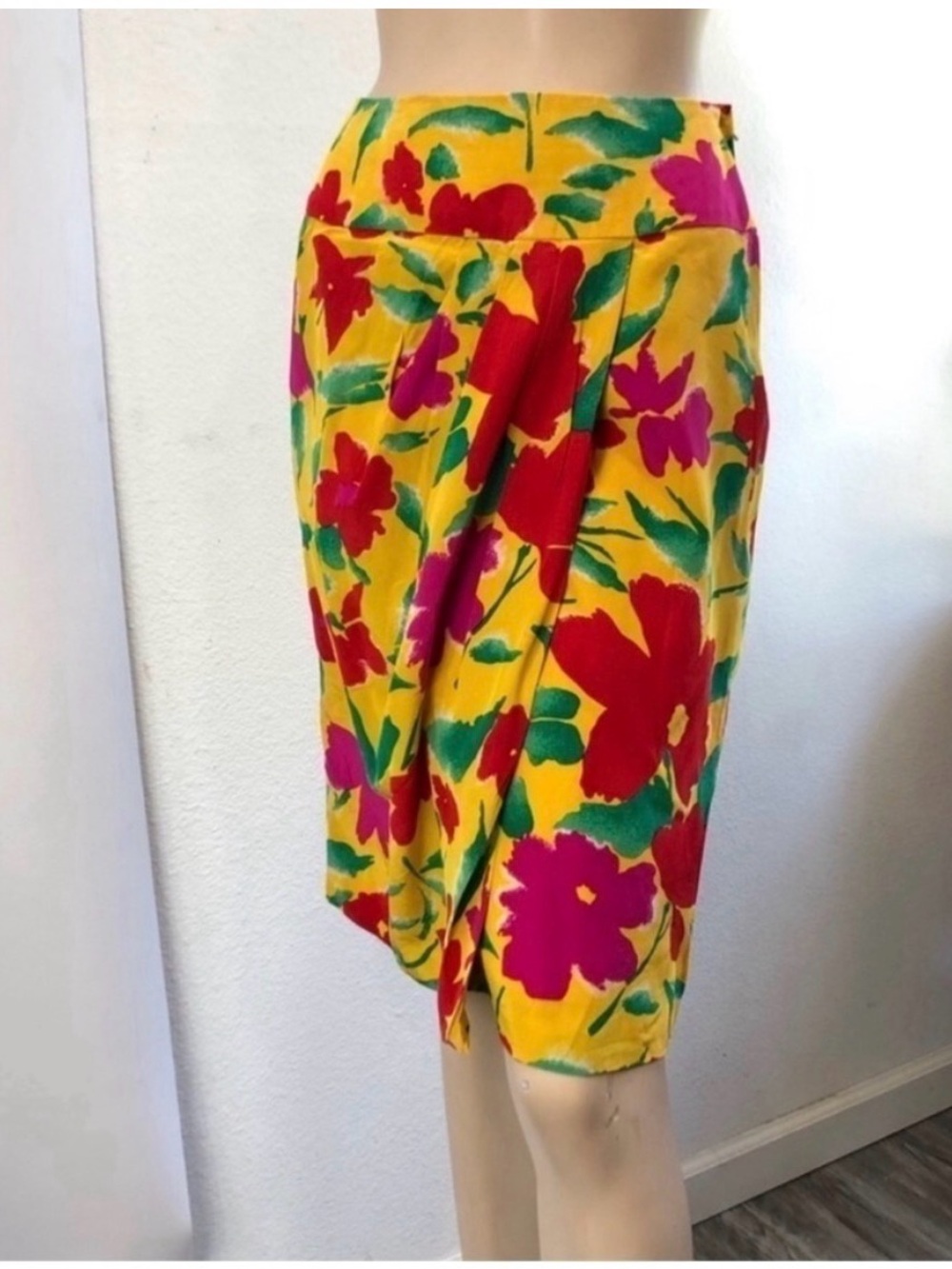 Albert Nipon Bright Yellow Floral Pencil Skirt with Red & Pink Blooms